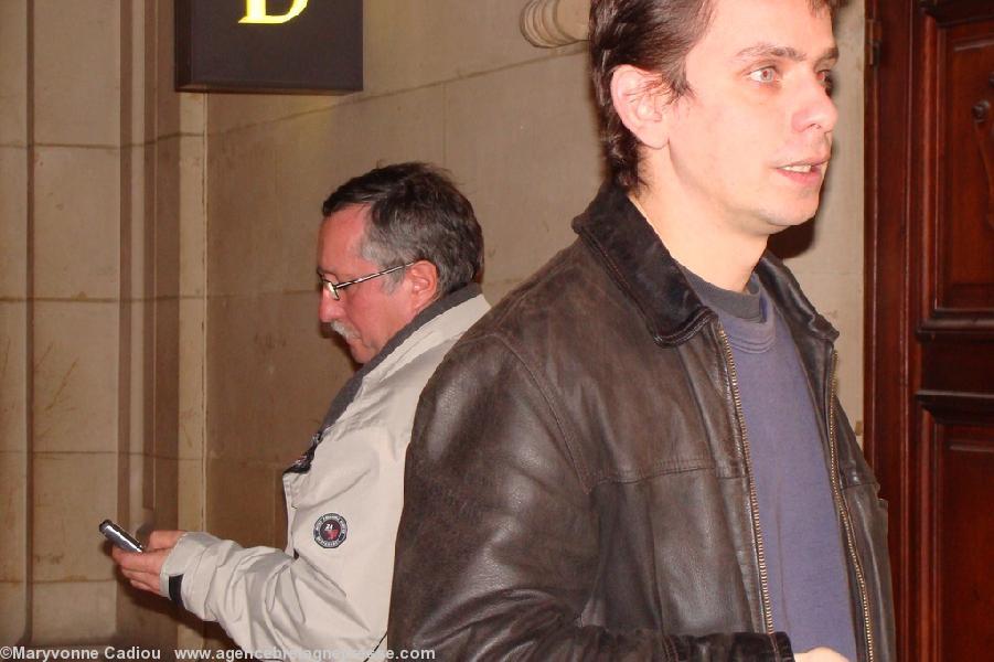 Kristian Georgeault et Gaël Roblin appellent leur famille peu après 14 h 10.