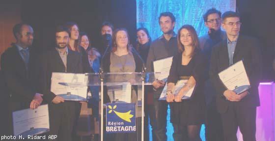 Les 12 lauréats 2010 \"Jeune chercheur\".