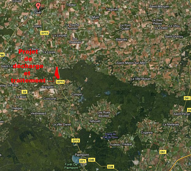 Point-clos: la forêt de Brocéliande d\'un côté de la D773 et le site qui avait été choisi de l\'autre côté de la route. Le site de Point-Clos est à mi-chemin entre Gaël et Paimpont. (photo google map satellite 2010)