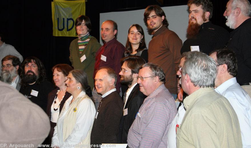 Une partie du nouveau bureau politique