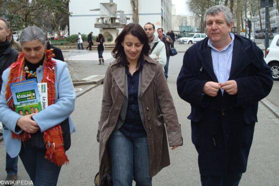Mona Bras Cécile Duflot et Guy Hascoët à Rennes lors de la
campagne des régionales. Mona Bras Cécile Duflot et Guy Hascoët à Rennes lors de la
campagne des régionales.