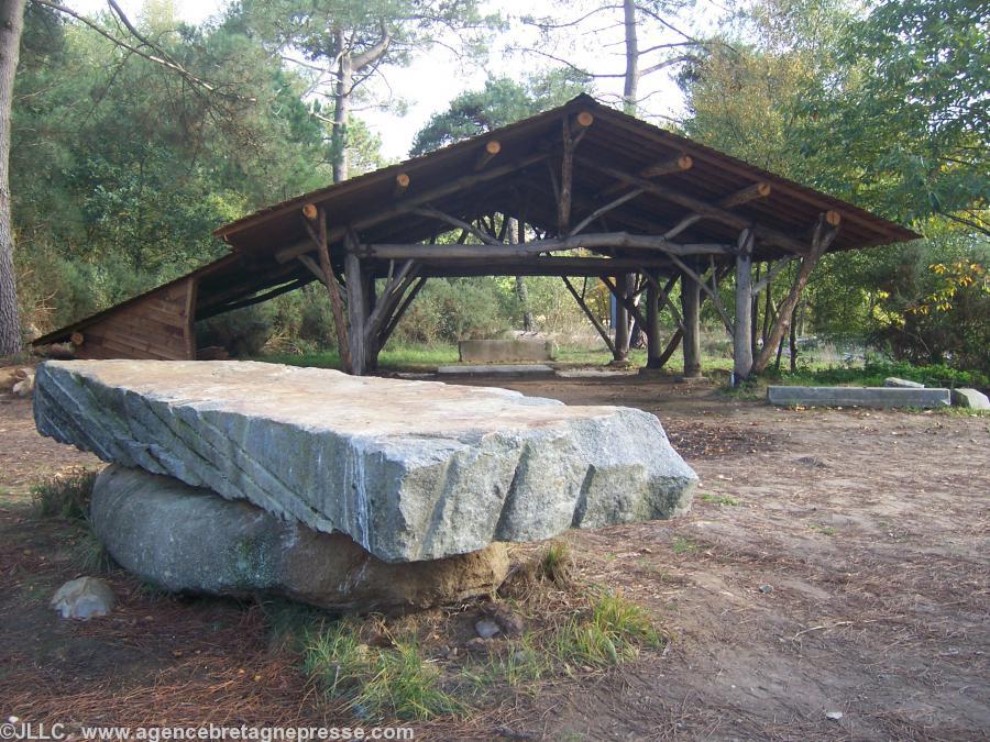 An daol digor kalon hag an foukenn Koad Sav Pell