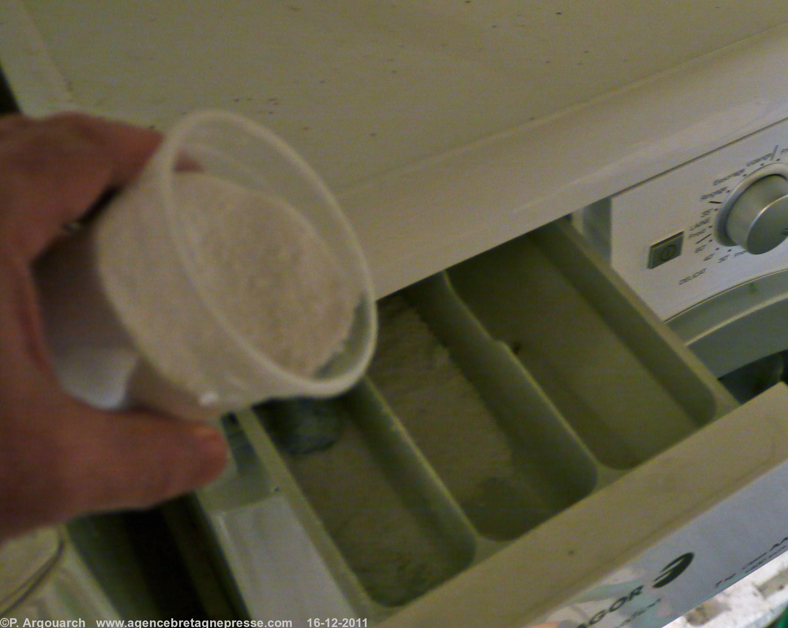 Jusqu\' à 50% de phosphates dans une dose de détergent de lessive.