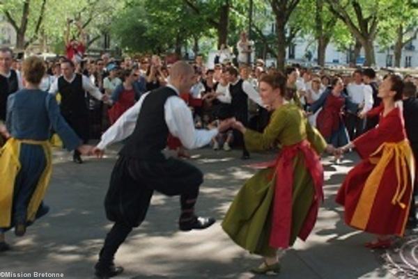 Danses bretonnes lors de la Saint Yves 2011