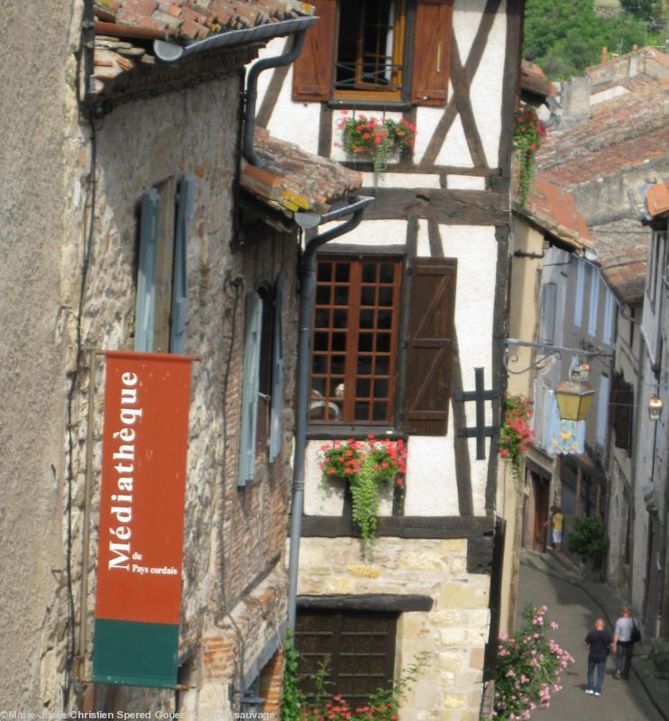 Médiathèque de Cordes-sur-Ciel