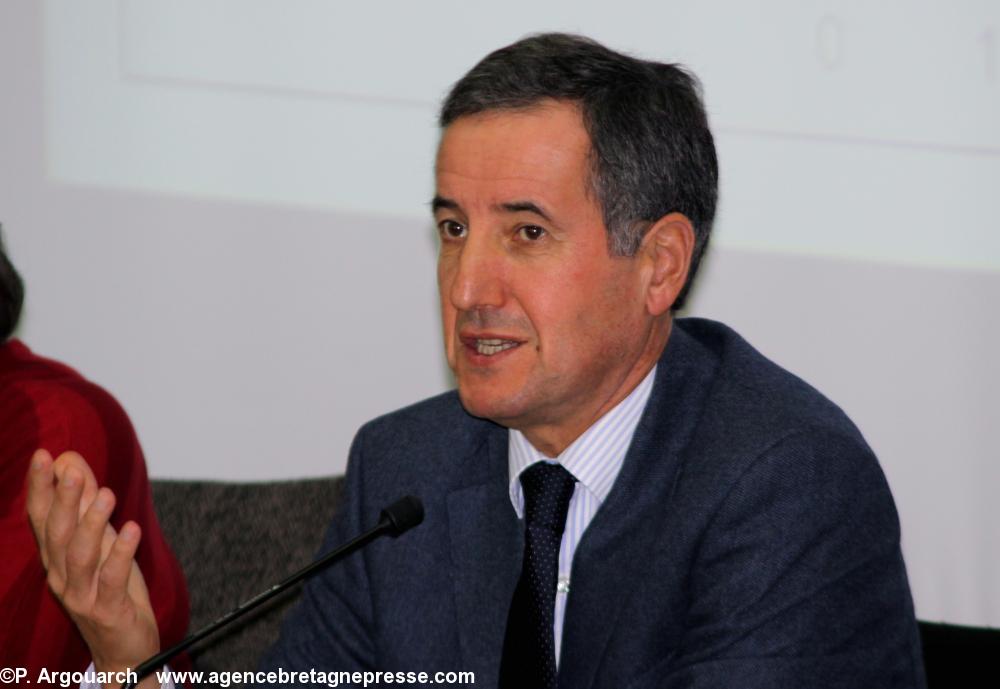 Yves Pelle, réélu Président du Parti Breton pour deux 
ans.