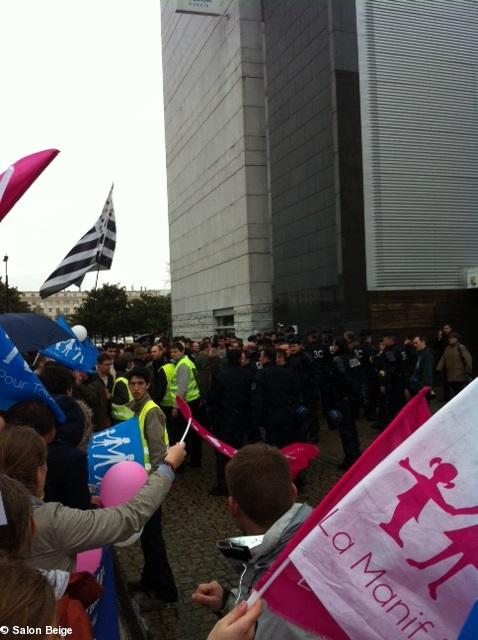 Dirak Ti ar C\'hendalc\'hioù