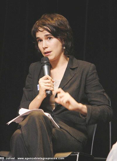 Aziliz Gouez lors d\'une table ronde organisée par l\'Institut Culturel de Bretagne en octobre 2006
