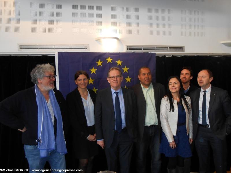 Lancement du projet Aristote en présence d'Alain Cadec Député européen, des élus briochins,de Rachid Dyda Président de la MJC du Plateau, de Loïc Le Nel Directeur et de Sylvie Le Moël Développeur Erasmus +
