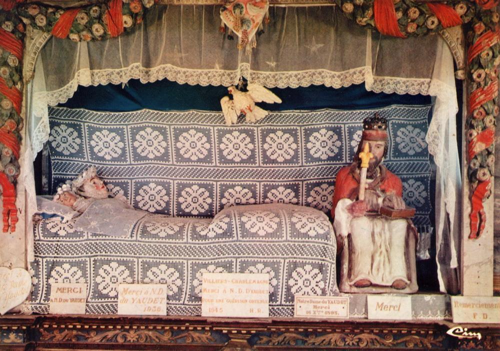 La conférence traitera aussi des alcôves des "Vierges couchées" caractéristiques de plusieurs chapelles bretonnes.