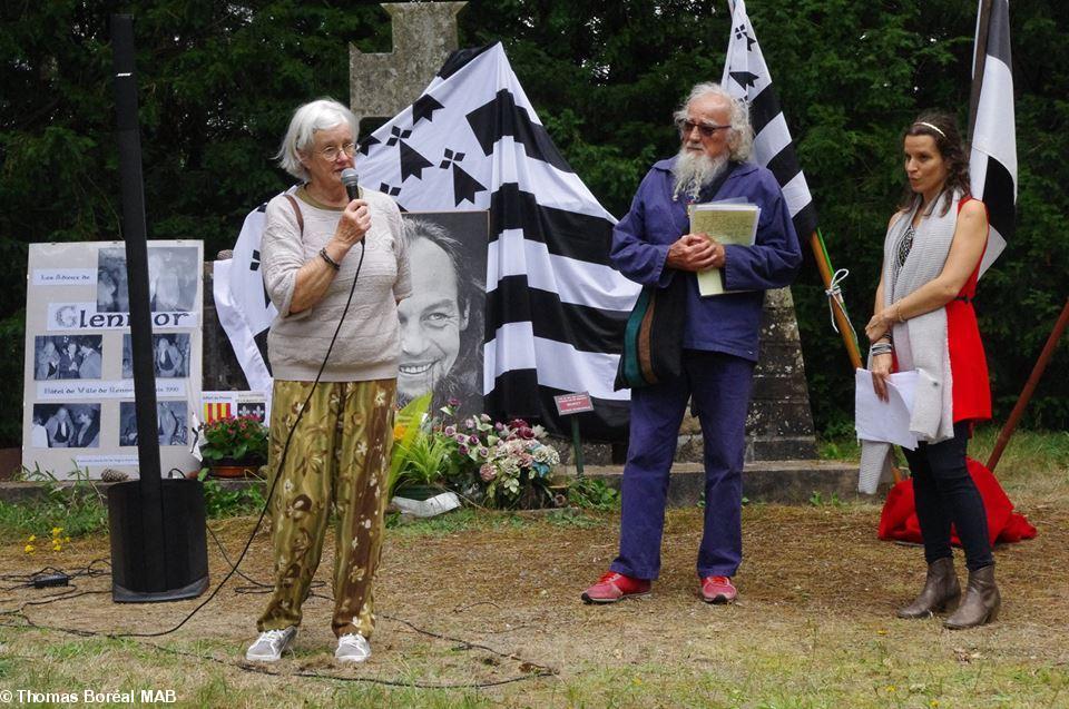 Liz, Michel, Klaris Liz, Michel, Klaris