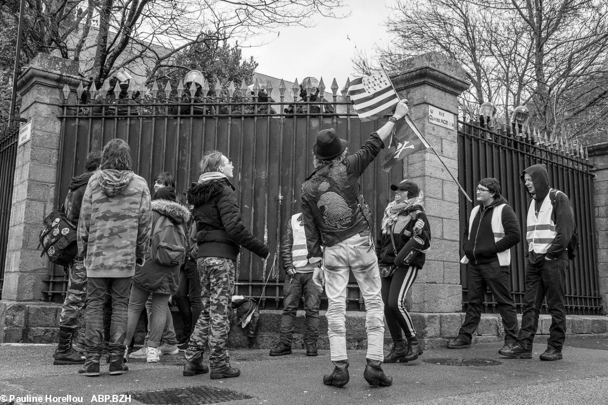 La préfecture de Quimper assiégée samedi dernier.