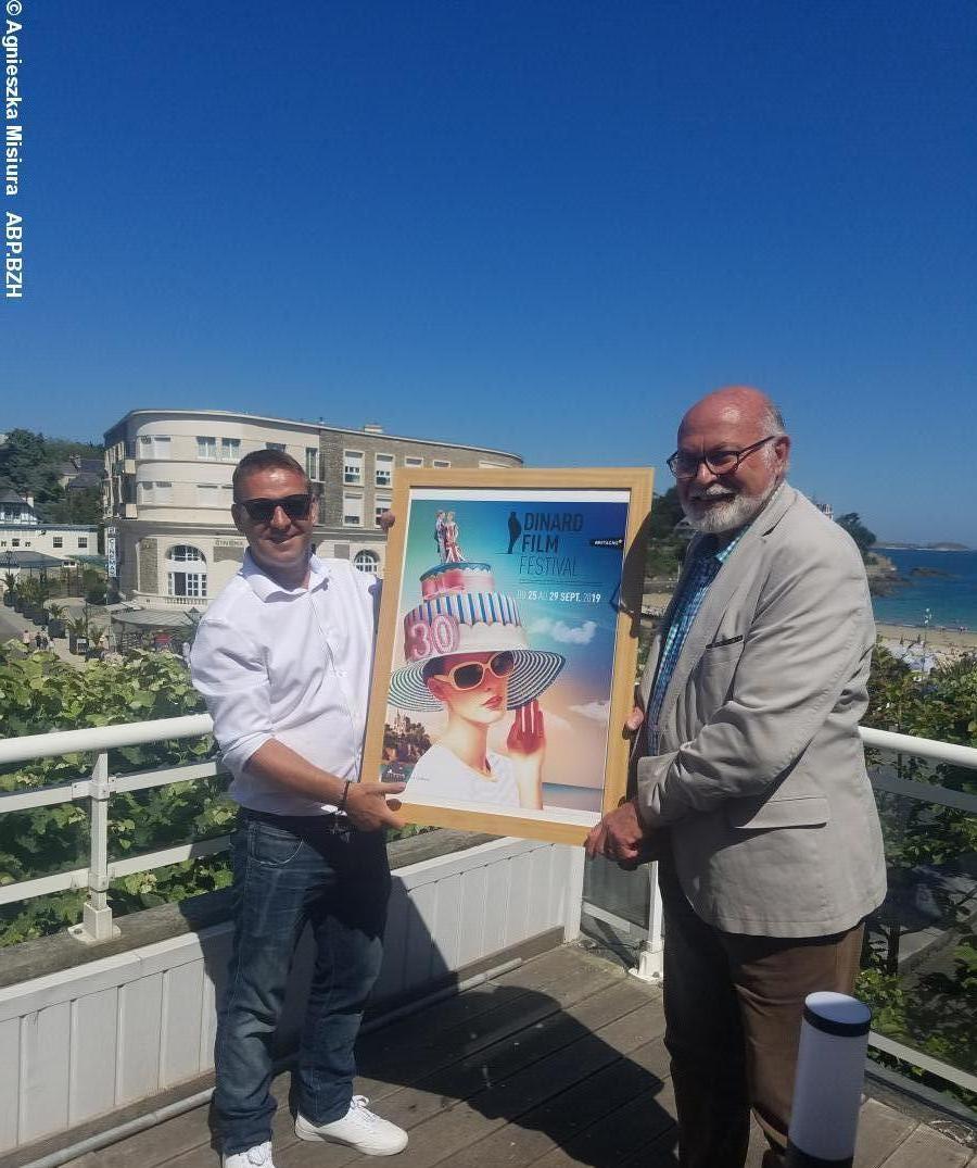 Jean-Claude Mahé, le maire de Dinard présente la nouvelle affiche de la 30e édition du festival