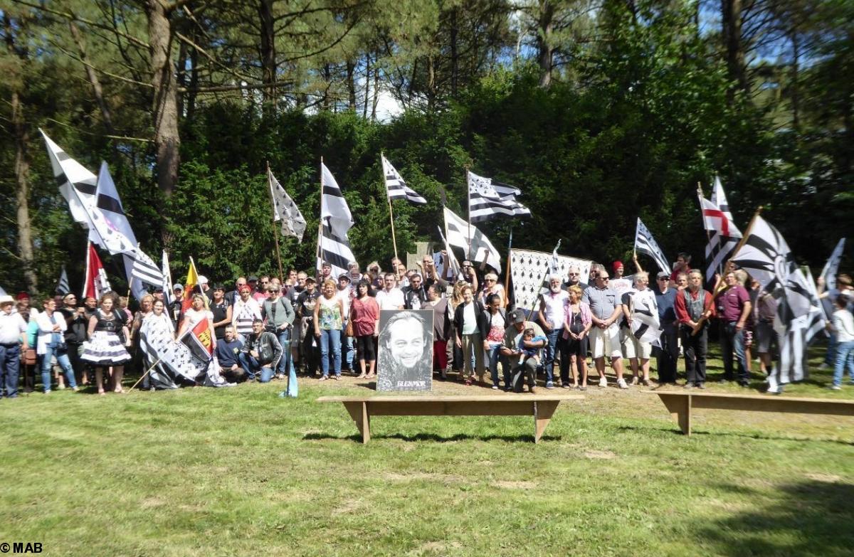 Vue des participants de la commémoration de 2016