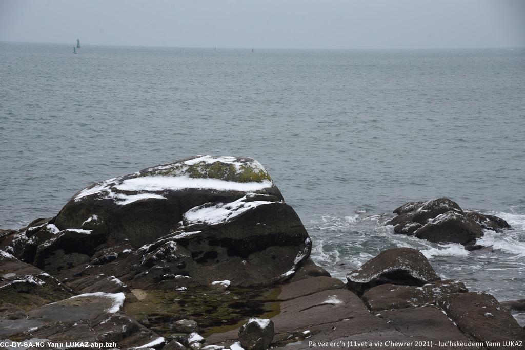 An erc'h o lipat ar reier dirak ar mor! Evel ma vefe ar menez o pokaat ouzh ar mor !