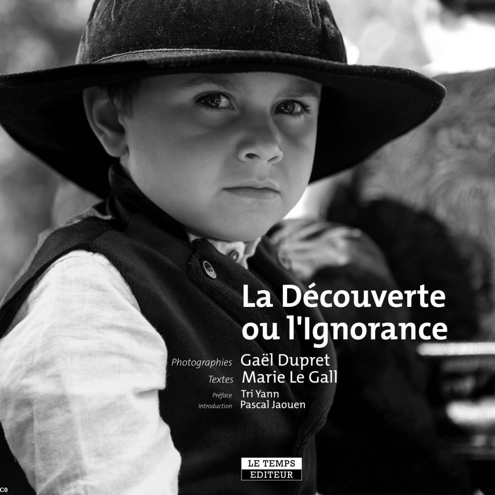 Le livre est préfacé par Jean Chocun du groupe Tri Yann et introduit par Pascal Jaouen. Les textes de Marie Le Gall sont présentés en quatre langues : le français, le breton, le gallo et l’anglais. Le photographe est Gaël Duprey. 
<br>Format : 24 X 24 cm – Broché chez Le Temps éditeur en partenariat avec  Breizh 5/5.  En librairie et sur e-commerce le 14 mai 2021. 19 euros.
