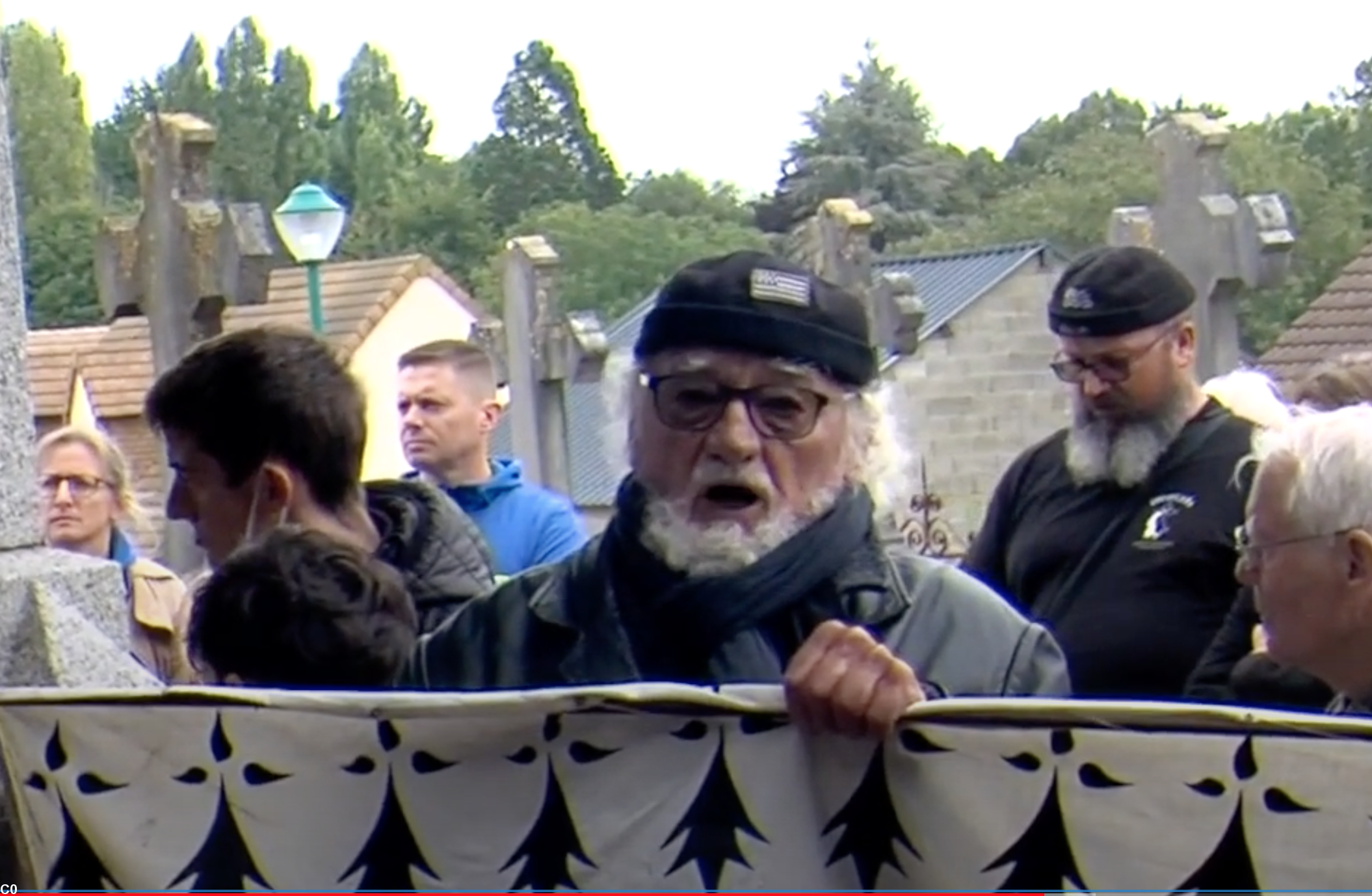 Michel Chauvin entonne le Bro gozh ma zadoù