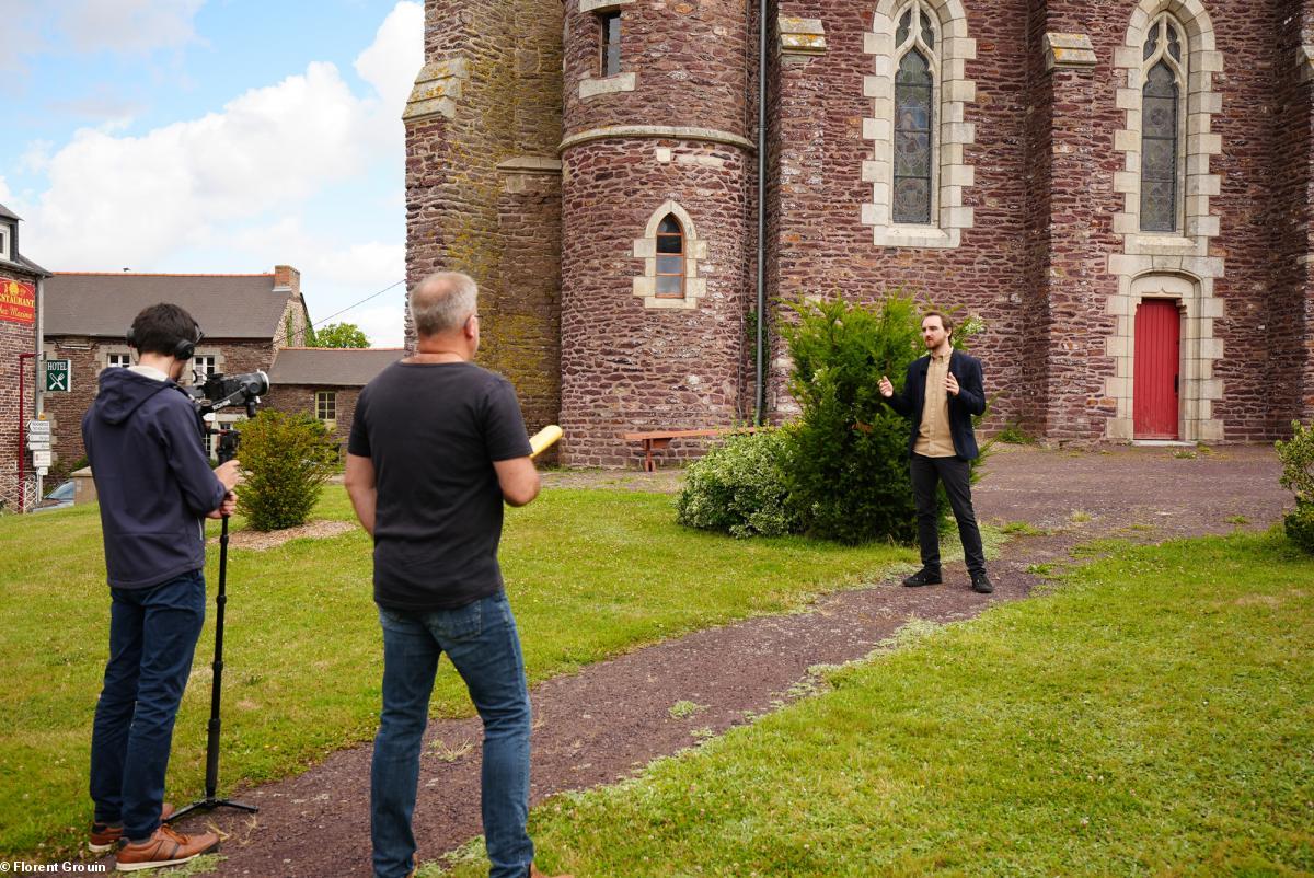 L'équipe de Galoweb en plein tournage du premier numéro de "4 minutes en Bretagne" en gallo.