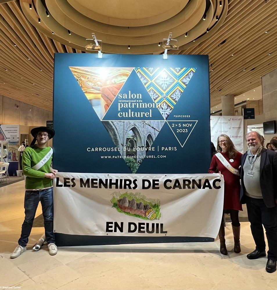 Pierre-Léon Luneau, et deux autres amis du Soulèvement des Pierres au salon international du Patrimoine culturel - Paris nov. 2023 Pierre-Léon Luneau, et deux autres amis du Soulèvement des Pierres au salon international du Patrimoine culturel - Paris nov. 2023
