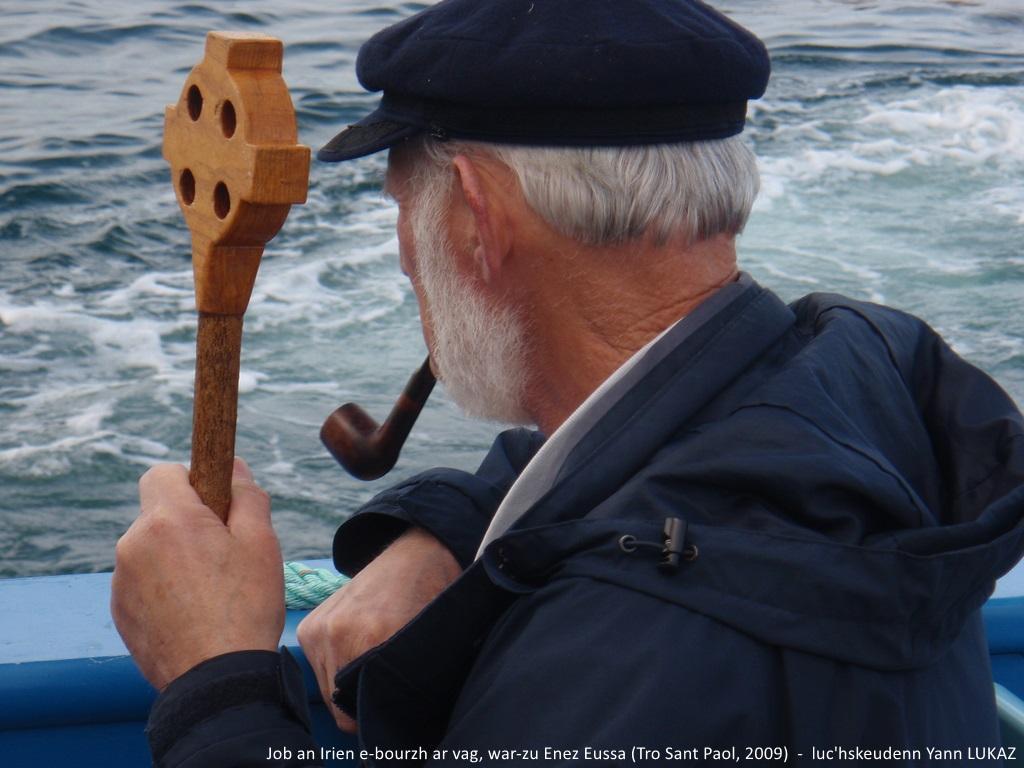 Sur le bateau en route vers Ouessant (2009 Tro Sant-Paol). Photo © Jean-Luc Le Floc'h ABP.